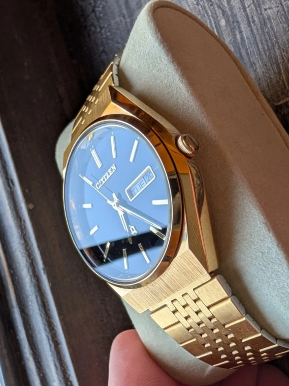 Vintage Citizen Quartz 1980s Near Mint Running